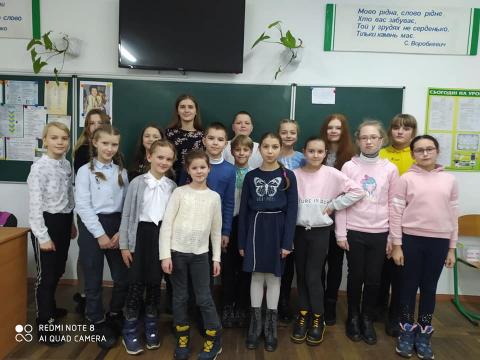 Мова кожного народу - неповторна і своя